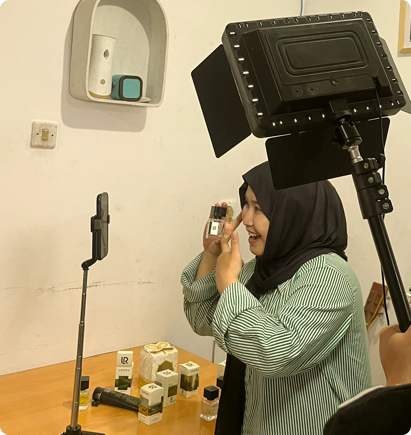 Proses produksi konten bersama content creator